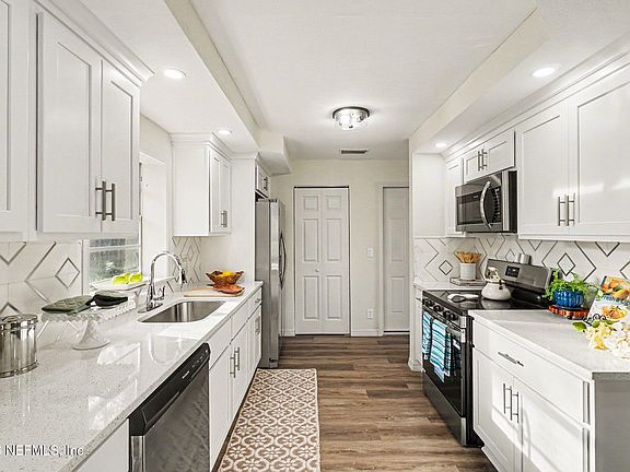 2nd image of 8055 STARGRASS Court