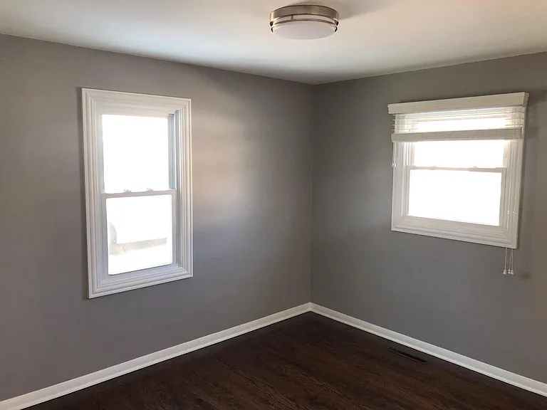 315 N School St — Photo 15