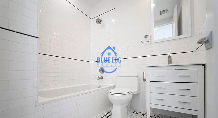 Rented by Blue Egg Realty Corp | media 6