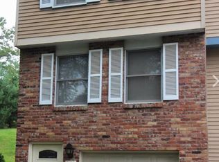 368 New World Dr, Clairton, PA