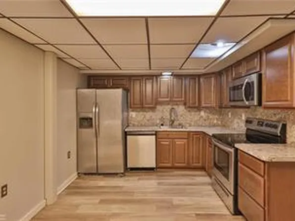 538 E Walnut St, Nazareth, PA 18064