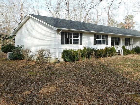 3rd image of 44142 Little Holly Ln