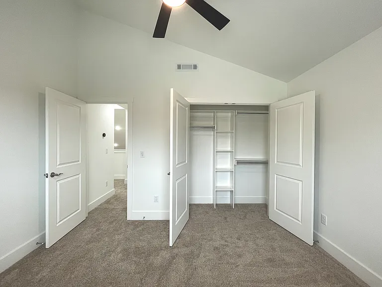 Upstairs Bedroom #2