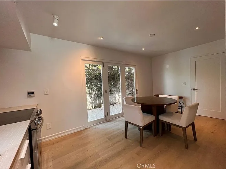 2686 Greenfield Ave — Photo 8