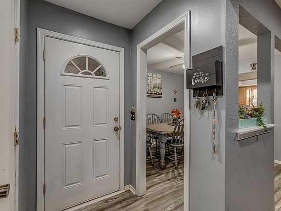 4th image of 3776 SE 48th Pl