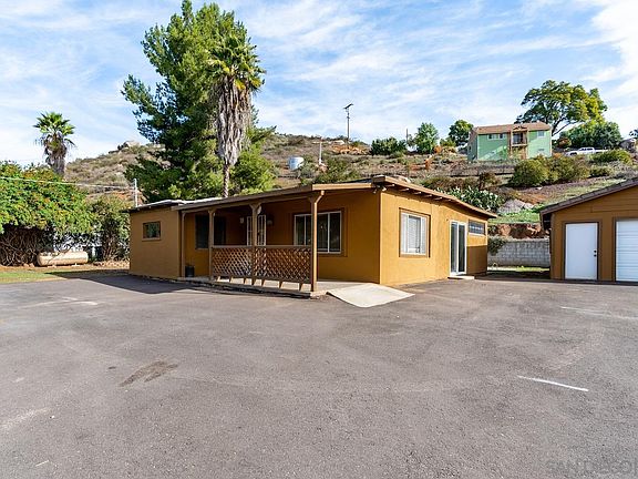 4th image of 11661 Oak Creek Dr
