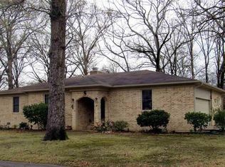 2 Green Ln, Morrilton, AR 72110