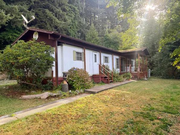200 Sanders Rd, Klamath, CA 95548