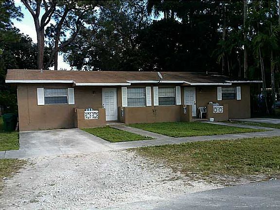 4th image of 15811 NW 38th Ct