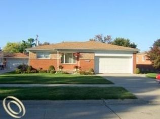 25932 Midway St, Dearborn Heights, MI 48127