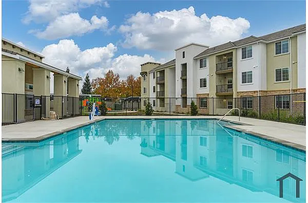 Building Photo - 1000 Dresden Dr
