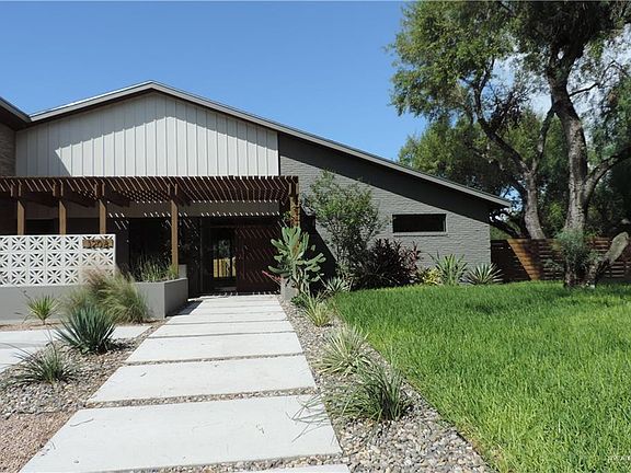3rd image of 1208 Iris Ave
