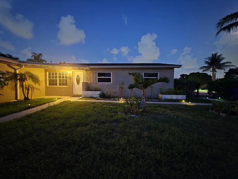 6791 Hope St — Photo 3