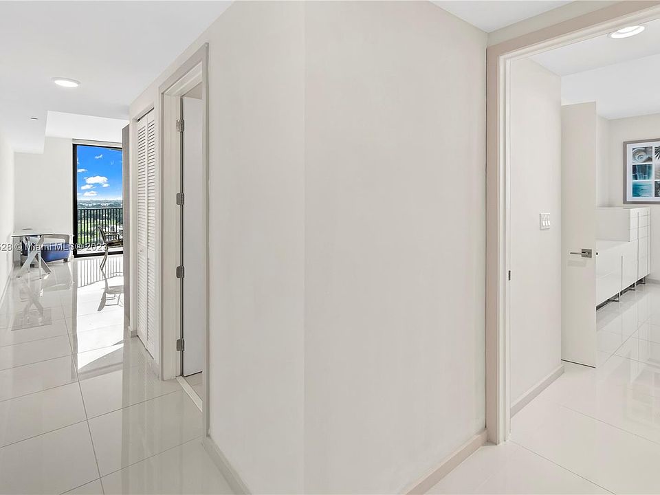 1st image of 5300 Paseo Dr #1214