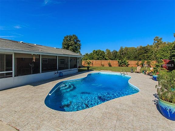 3rd image of 7603 Pine Hollow Ct