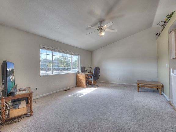 4th image of 1248 Topaz Ln