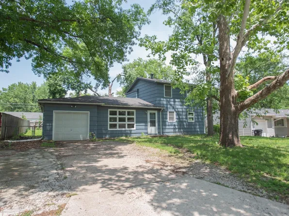 5518 SW Avalon Ln, Topeka, KS 66604