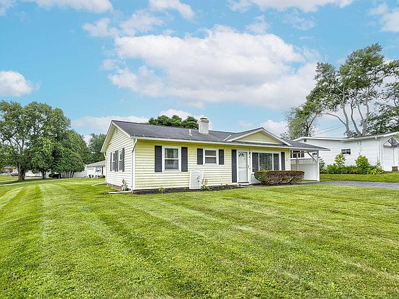 2nd image of 100 Oakway Dr