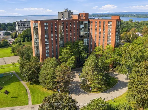 2871 Richmond Rd #1002, Ottawa, ON K2B 8M5