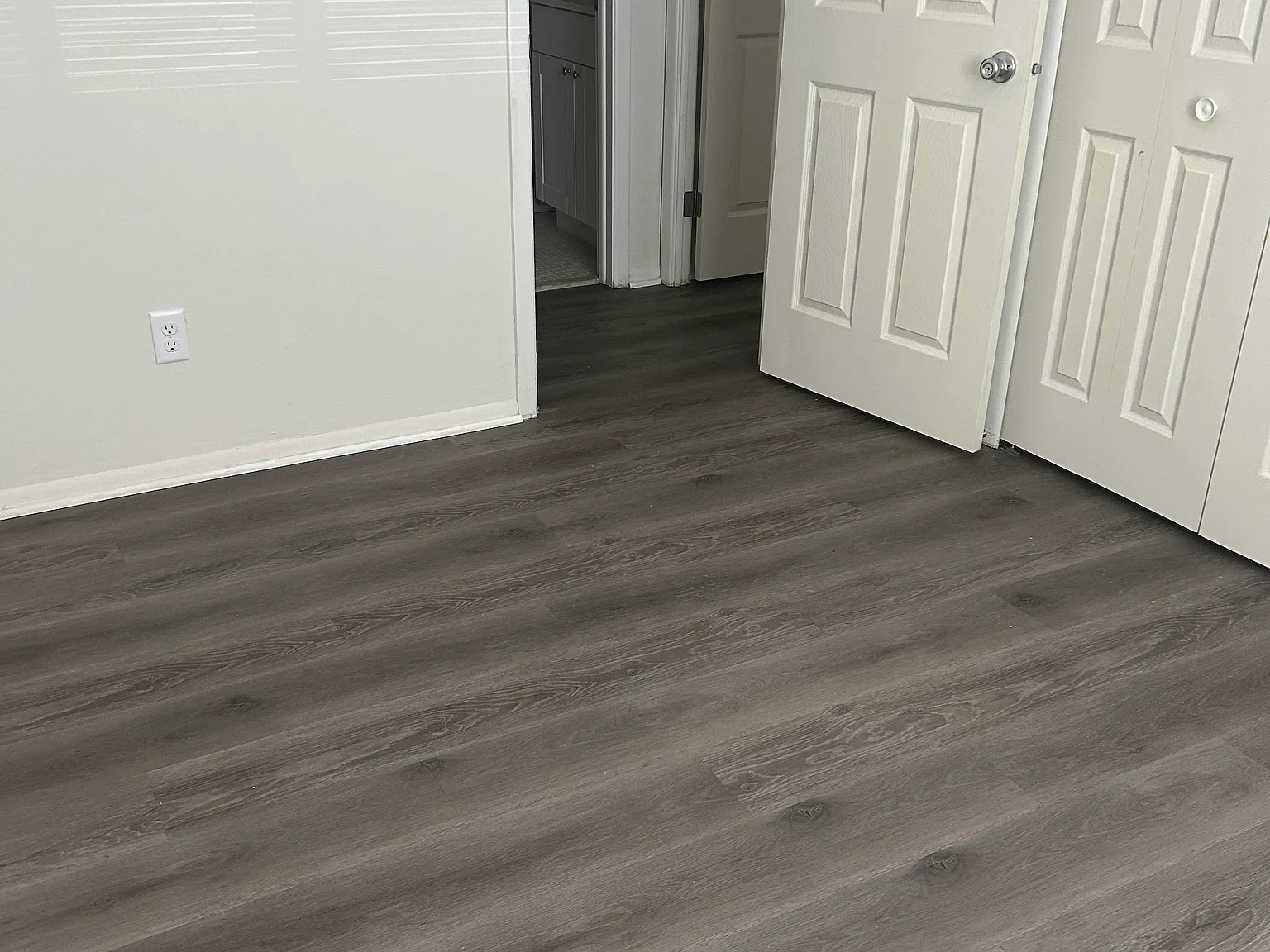 Colony Bay Apartments — Photo 4