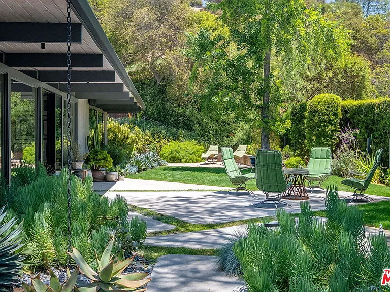 8967 Wonderland Park Ave — Photo 50