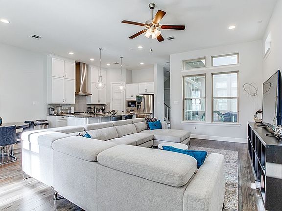 3rd image of 5169 Artemesia Ln