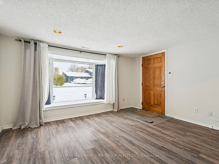 351 Winnifred Dr #EAST — Photo 4