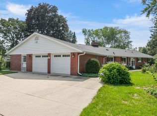 301 Valley View St, Verona, WI 53593