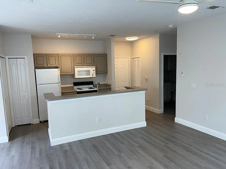 2513 Maitland Crossing Way #14102 — Photo 2