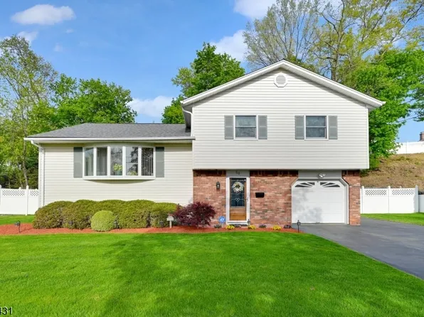 50 Arcadia Rd, Pompton Lakes Boro, NJ 07442