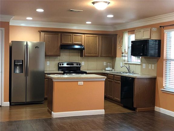 4th image of 8840 Sun Haven Way