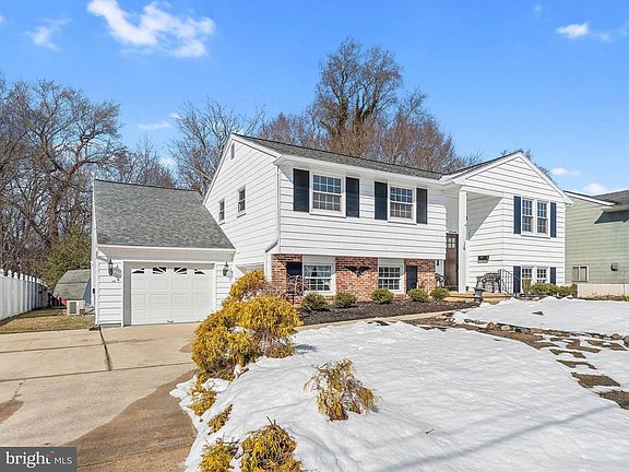 3rd image of 16 Saratoga Rd