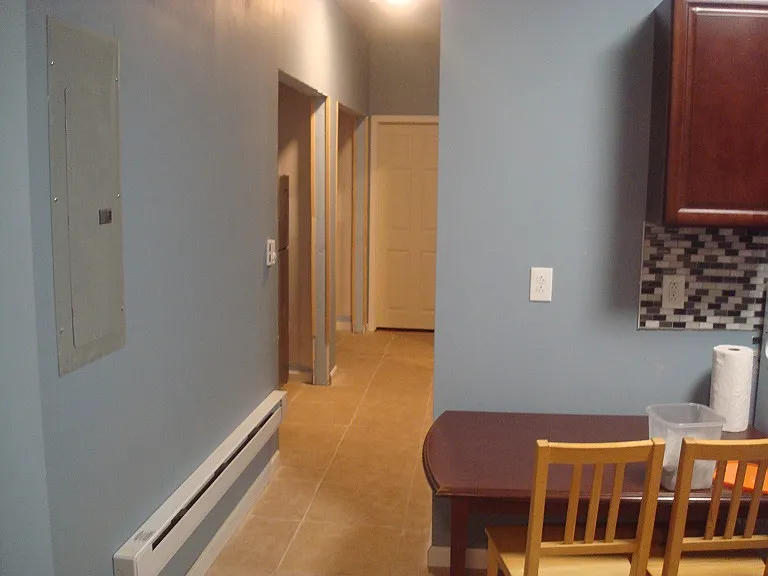 3 bed, 700 sqft, $1,800 — Photo 4