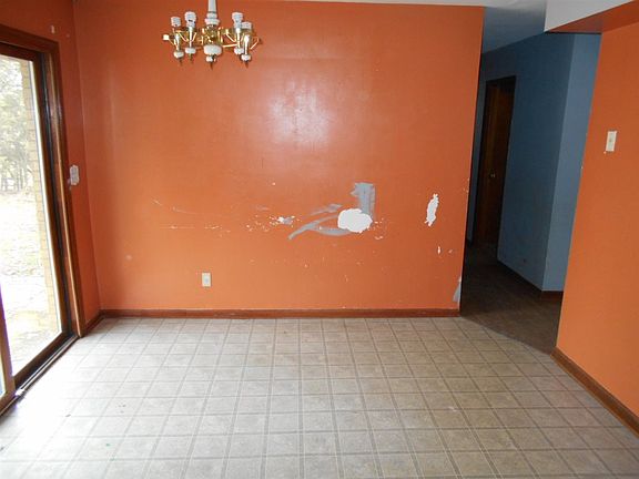 5th image of 4212 Amherst Ln