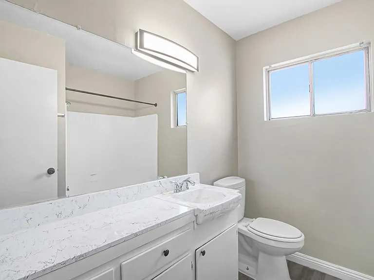 Cazador Court Apartments — Photo 6