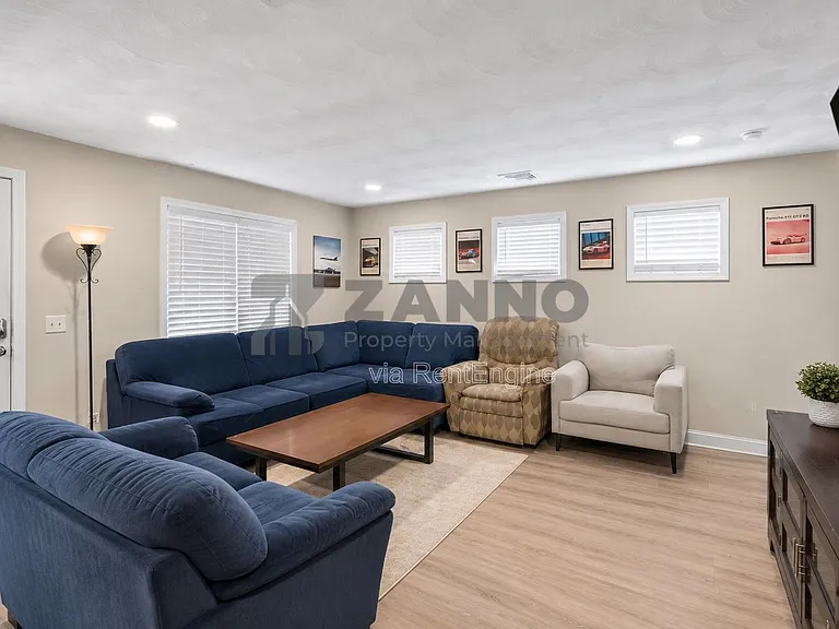 498 Park Ave — Photo 6