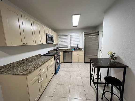 3rd image of 4010 Garden Ave
