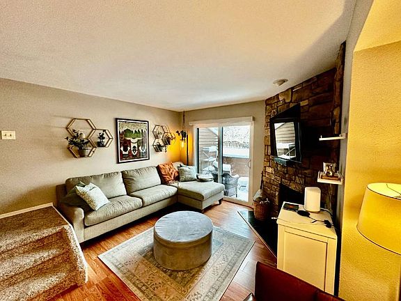 4th image of 710 Julian Cir