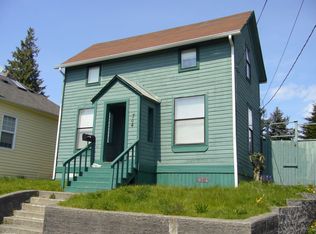 744 N 71st St, Seattle, WA 98103