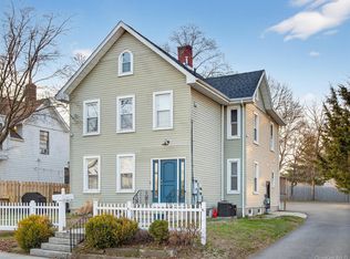 24 E Park Pl, Suffern, NY 10901