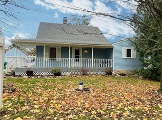 7345 Bennett Dr, Whitmore Lake, MI 48189