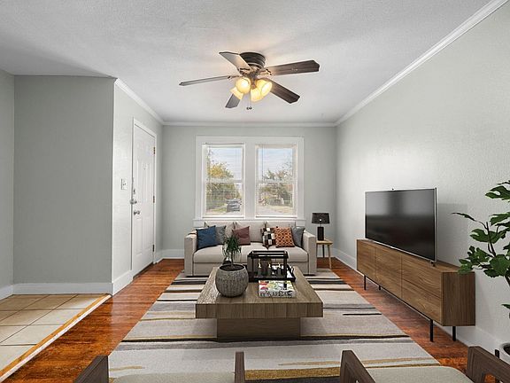 4th image of 1503 W Myrtle St APT 5