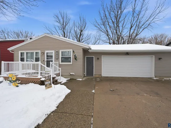 5621 W Bluestem St, Sioux Falls, SD 57106