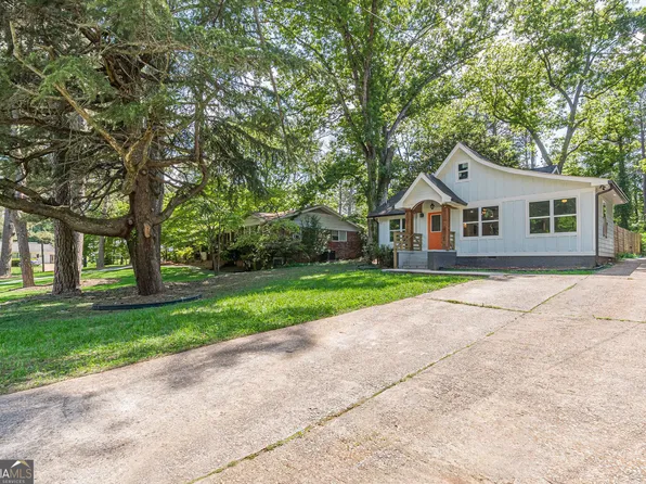 3275 Dodson Dr, East Pt, GA 30344