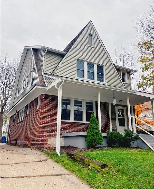 2 bed, 1000 sqft, $1,000 — Photo 1