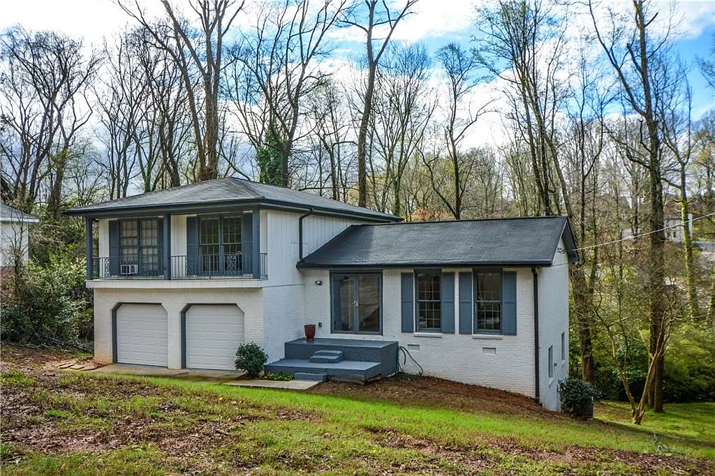 Building Photo - 643 Navarre Dr