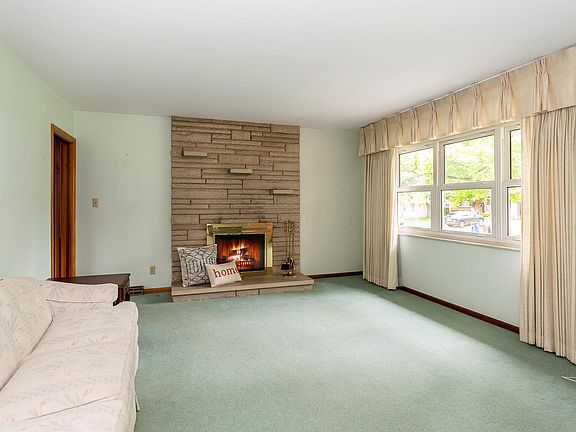 2nd image of 1040 Kennington Ave