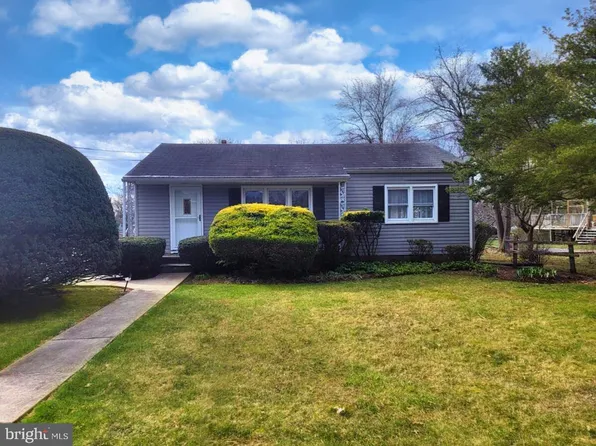 22 Orchard Ave, Pennington, NJ 08534