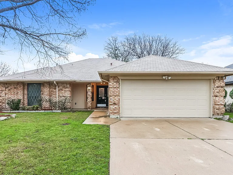 6303 Berlinetta Dr — Photo 1