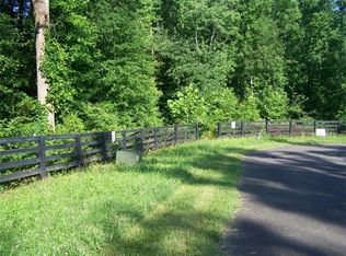 135 Long Shadows Dr, Alpharetta, GA 30004